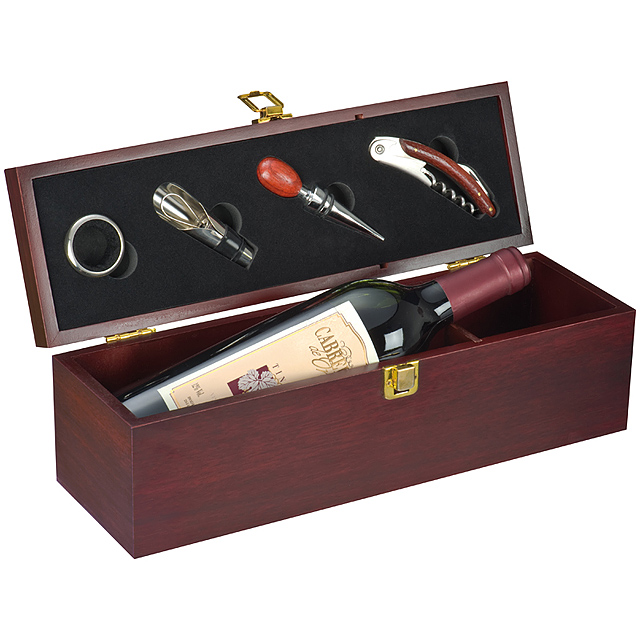 Wine set in wooden box - brown