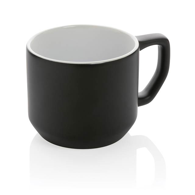 Moderne Keramiktasse, schwarz - schwarz