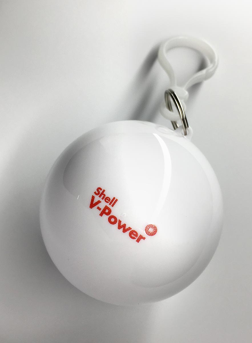 Reklamní skládací pláštěnka v kuličce s karabinou a potiskem Shell V-Power