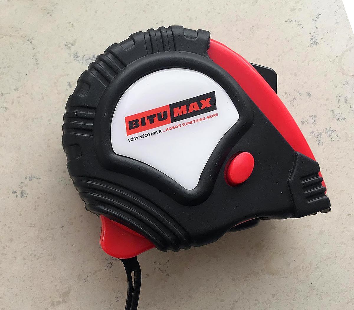 Reklamní svinovací metr s potiskem loga Bitumax