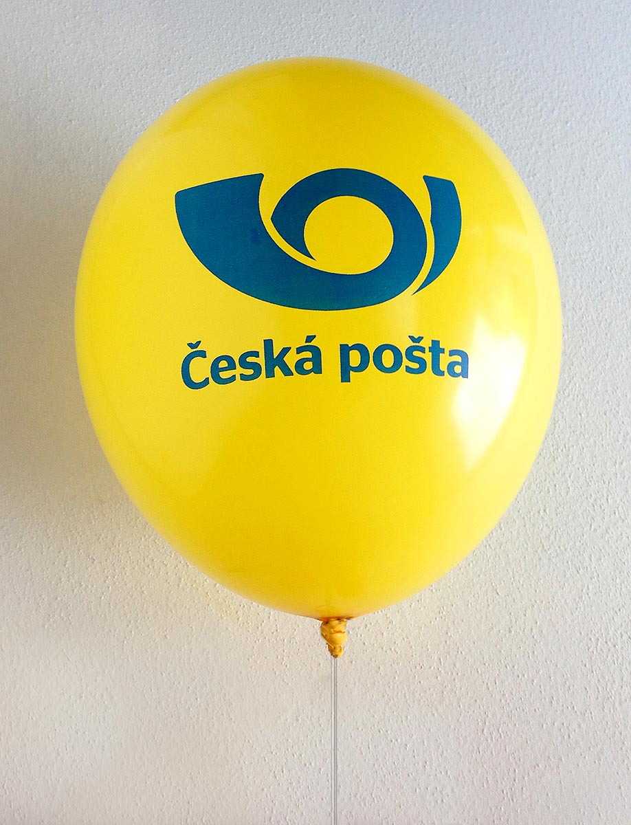 Reklamní žlutý nafukovací balónek s potiskem loga Česká pošta