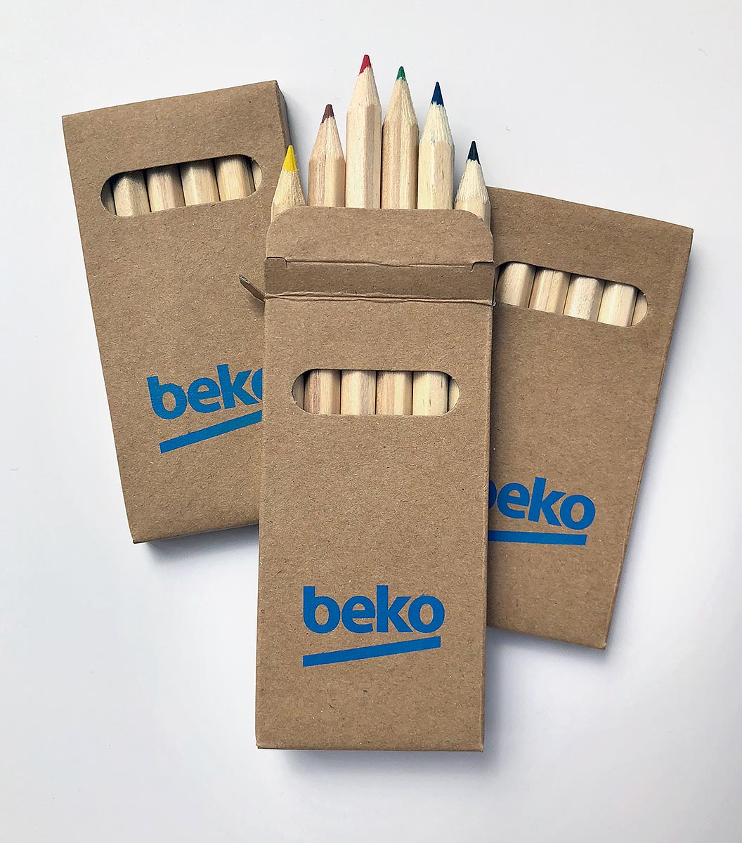 Reklamní dřevěné pastelky v kraftové krabičce s potiskem loga Beko