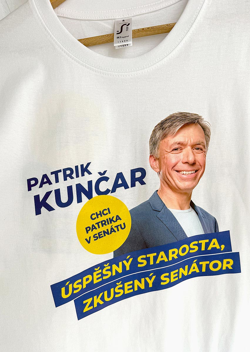 Reklamní bílé tričko s potiskem volební kampaně Patrik Kunčar