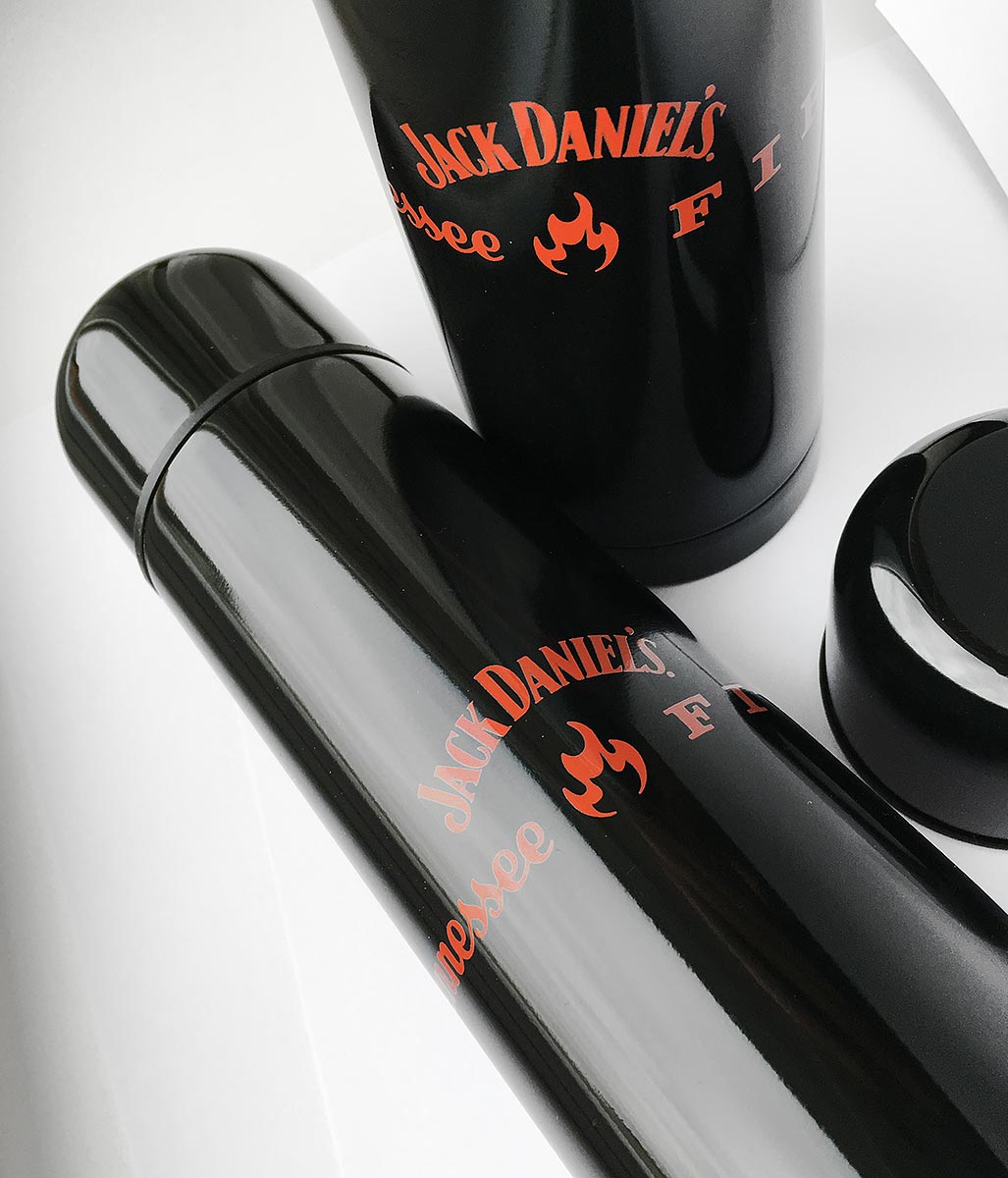 Reklamní černá termoska a termohrnek s potiskem Jack Daniel's Tennessee Fire