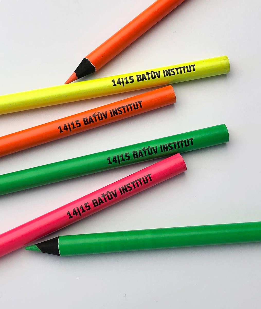 Reklamní neonové pastelky s potiskem loga 14|15 Baťův institut