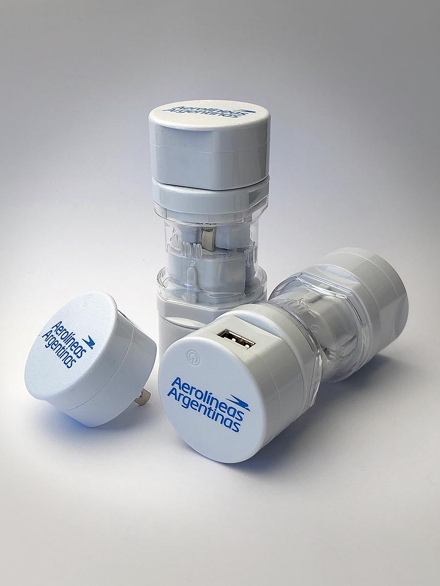 Reklamní cestovní USB adaptér s potiskem loga Aerolíneas Argentinas