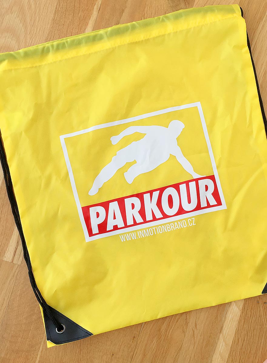 Reklamní žlutý stahovací vak na záda s potiskem Parkour InMotion Brand
