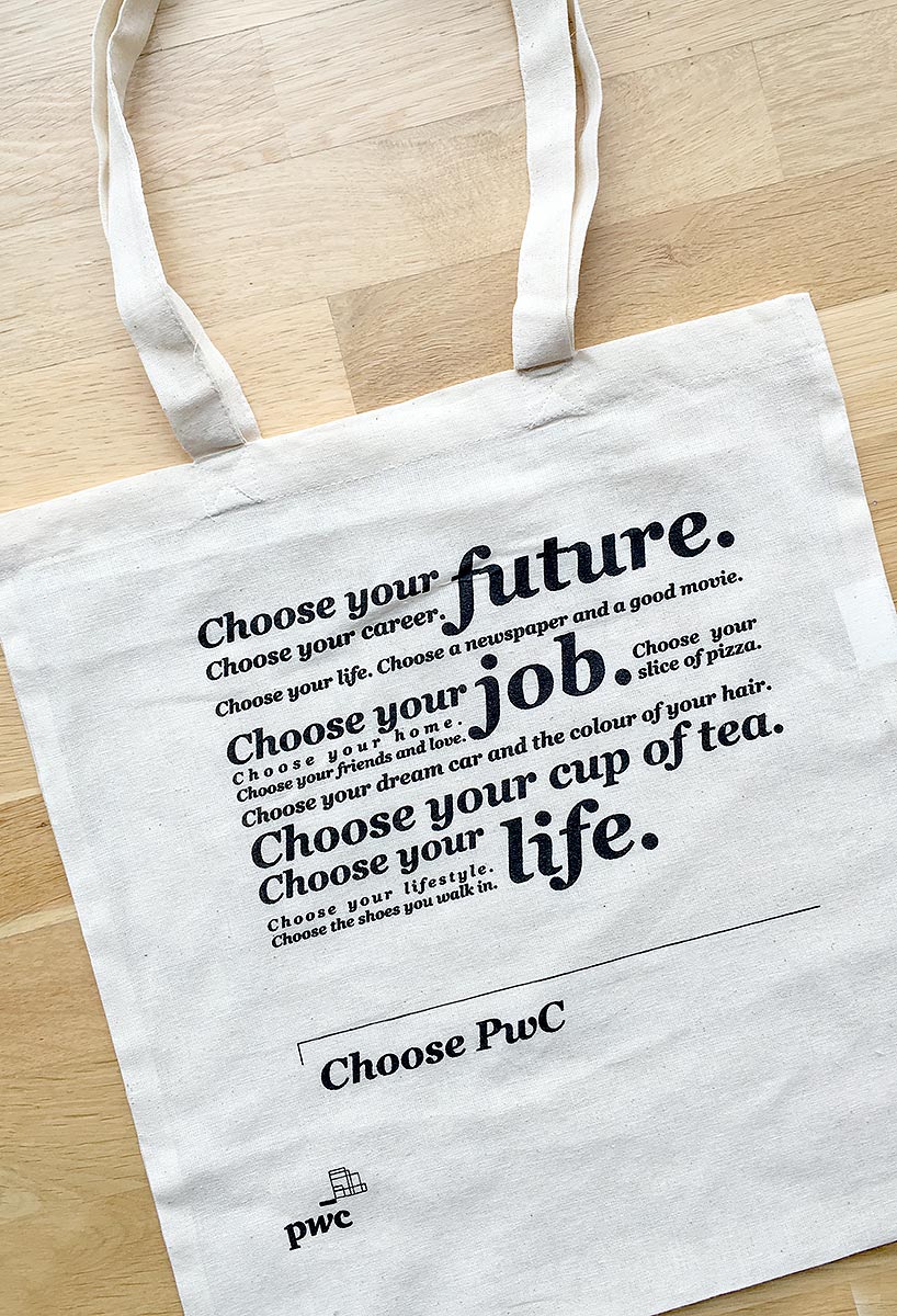 Reklamní bavlněná nákupní taška s černým potiskem Choose your future a logem PwC