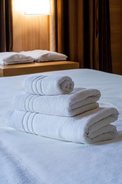 Olima High-quality Hotel Towel - bílá