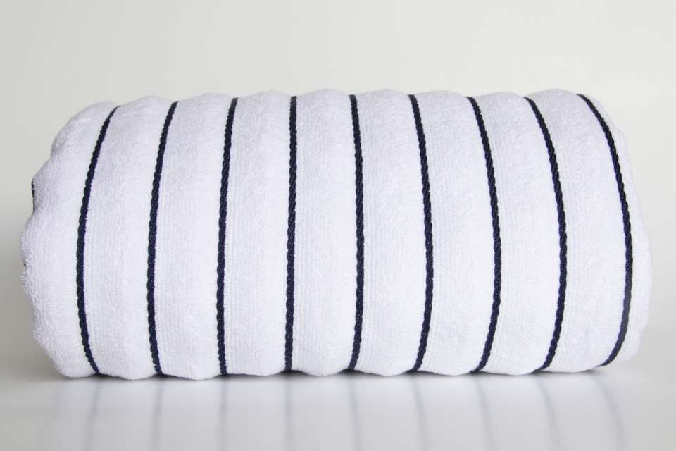 Olima Beach Striped Towel - biela