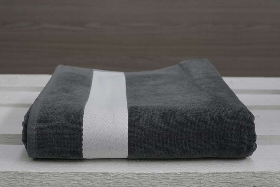 Olima Olima Velour Beach Towel - grey