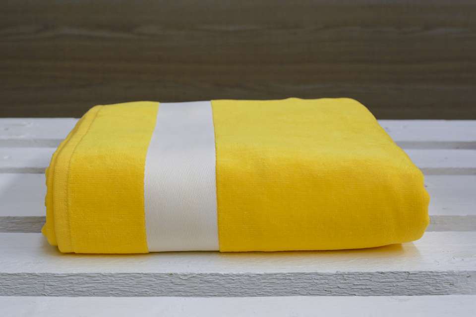 Olima Velour Beach Towel - Olima Velour Beach Towel - Daisy